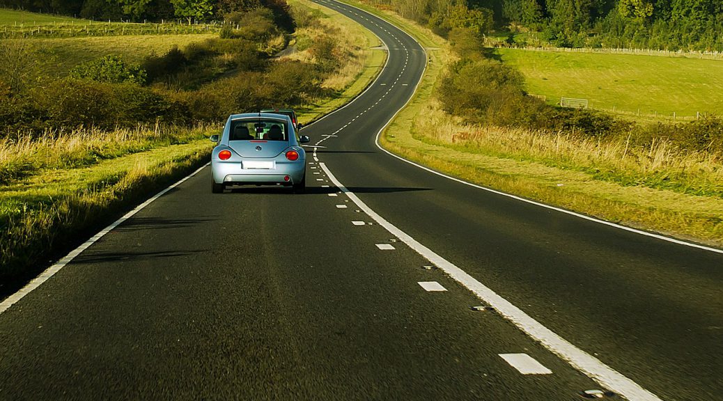 auto rijden op de weg